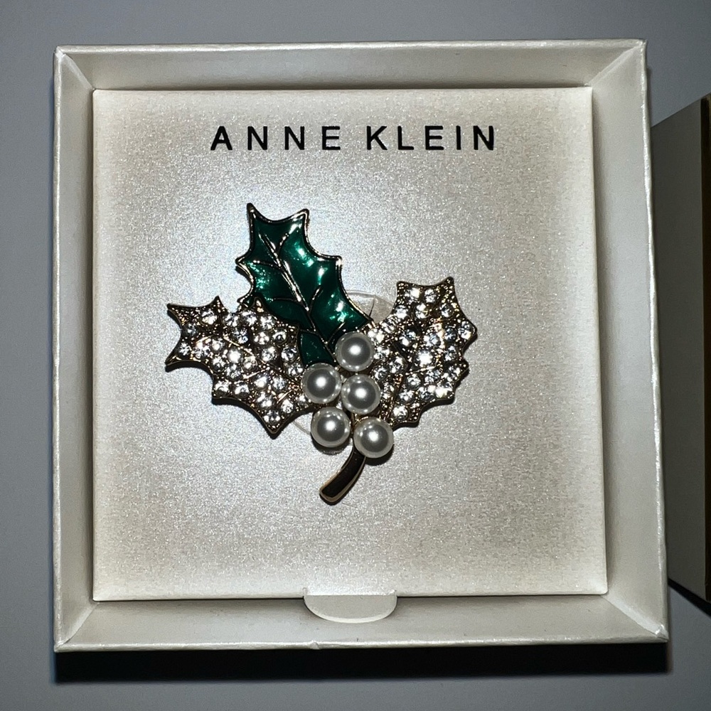 Anne Klein broche